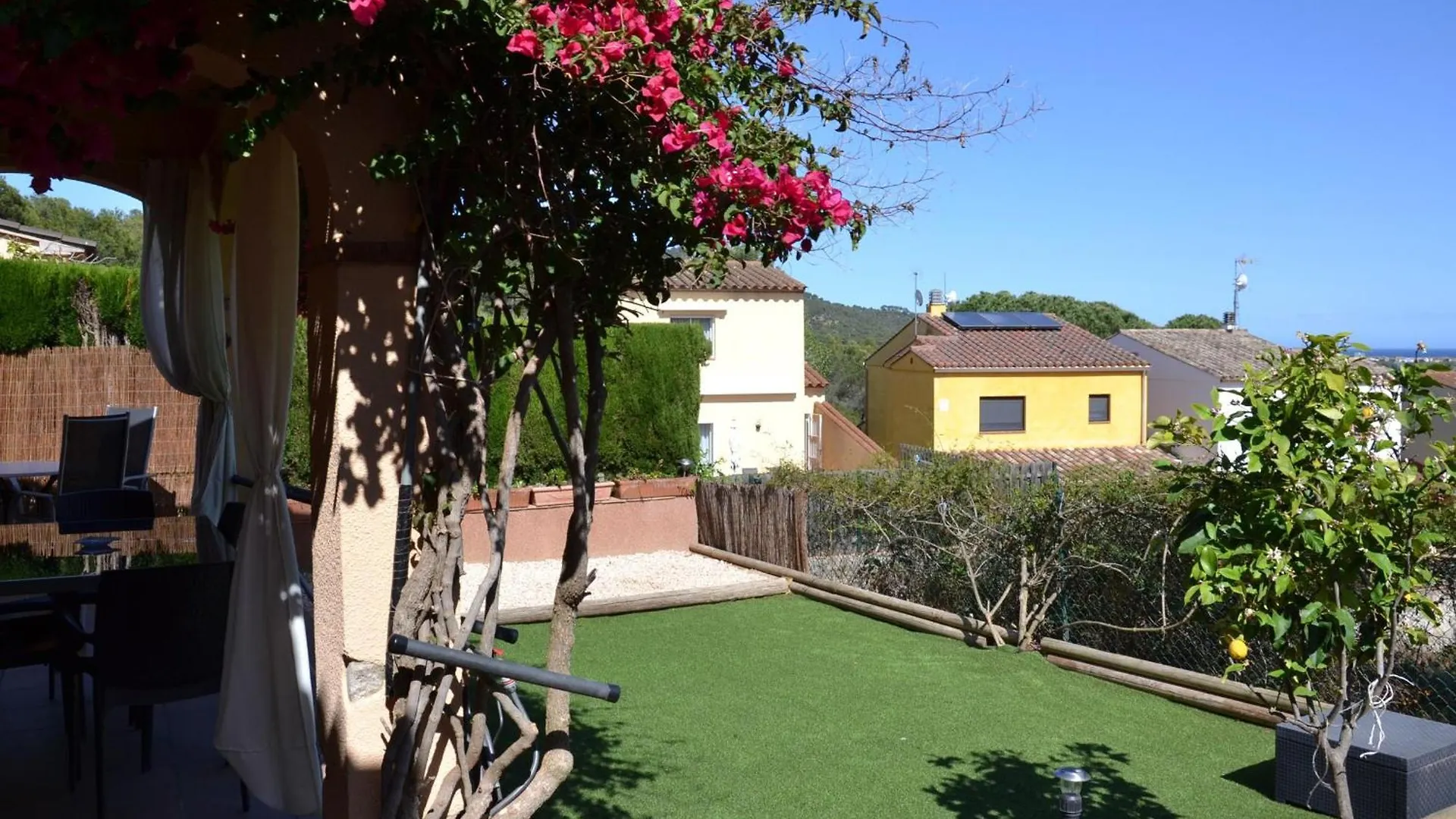 Дом отдыха Вилла Casa Acogedora Con Jardin Y Piscina En Zona Tranquila Cerca De La Playa En L'Estartit - Es-323-16